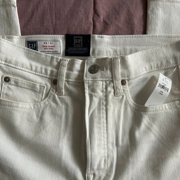 NWT GAP True Skinny Sky High Stretch Jeans, sz 28, 6L, 6 Long - Picture 2 of 8